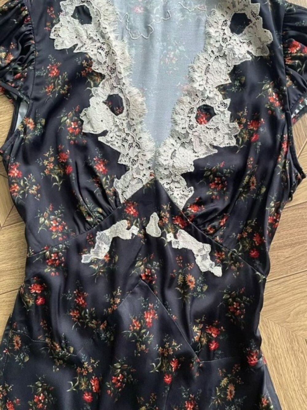 Doen Coraline Lace Detail Floral Satin Maxi Dress, XS - Picture 4 of 10